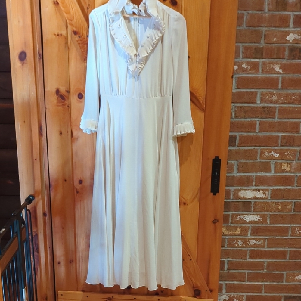 Vintage 1970s Wedding Dress